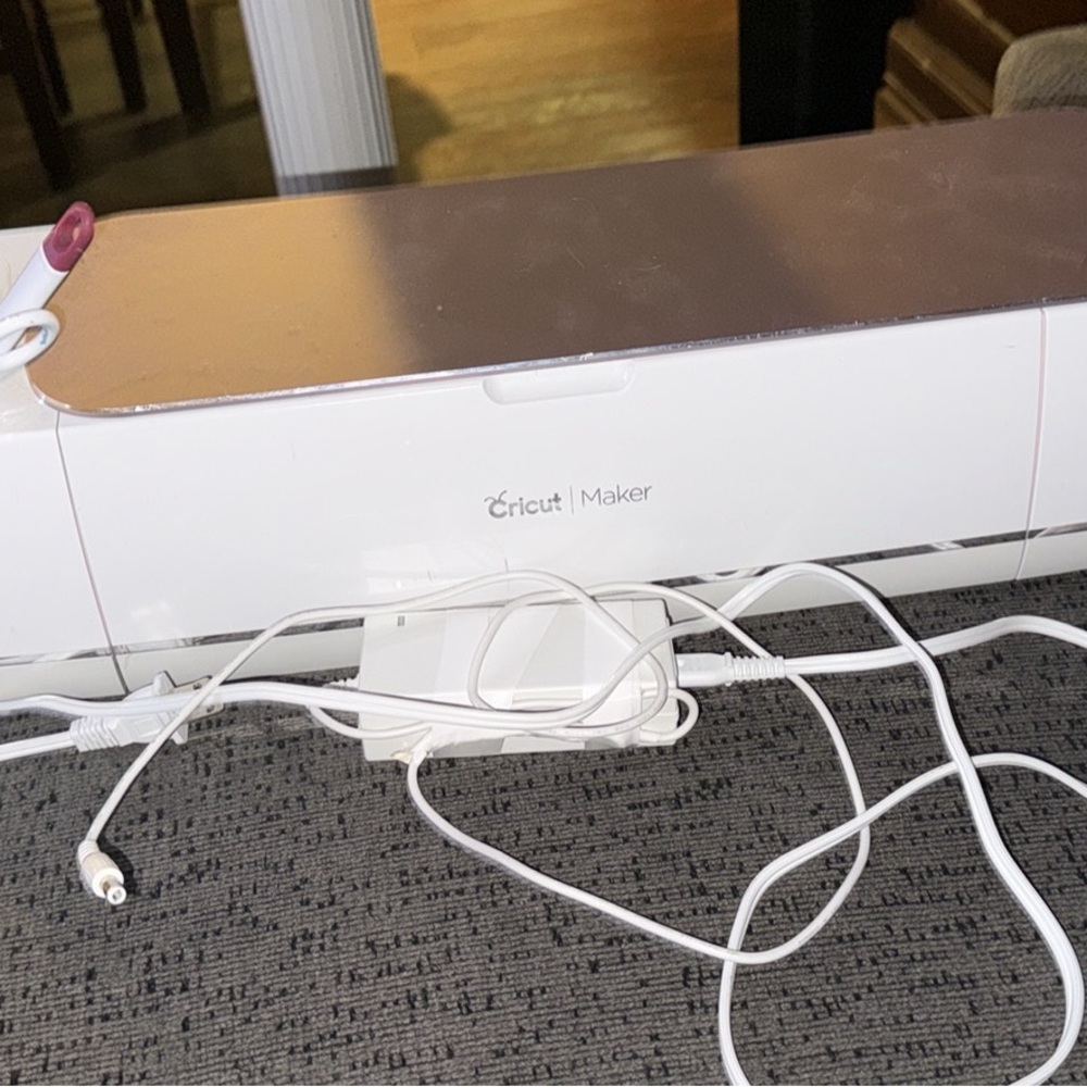 Cricut Maker in White and Silver
